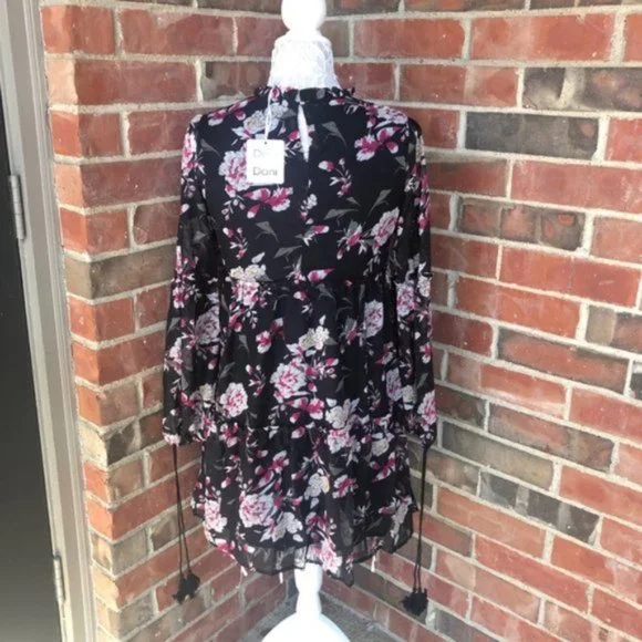 Davi & Dani Black Floral Long Sleeve Dress - Picture 6 of 11